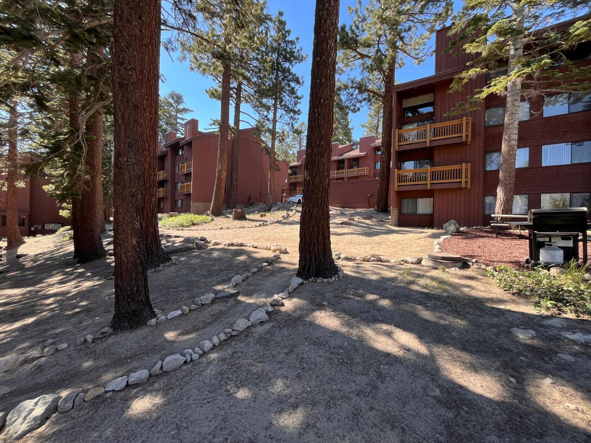 Tastefully Remodeled Condo At Mammoth Ski & Racquet Club, Hot Tub, Garage, 10 Min Walk To Ski Lifts Μαμούθ Λέικς Εξωτερικό φωτογραφία