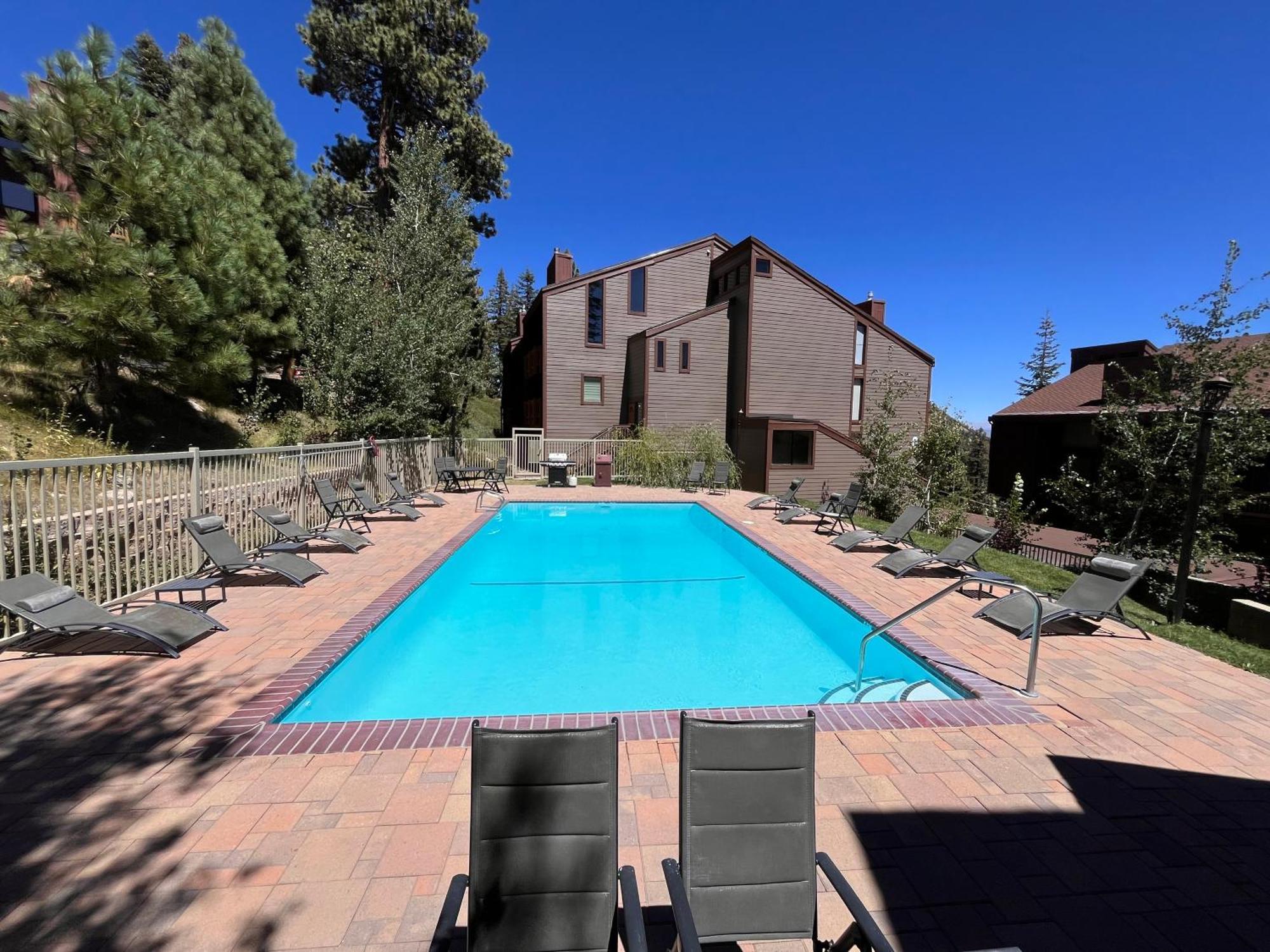 Tastefully Remodeled Condo At Mammoth Ski & Racquet Club, Hot Tub, Garage, 10 Min Walk To Ski Lifts Μαμούθ Λέικς Εξωτερικό φωτογραφία