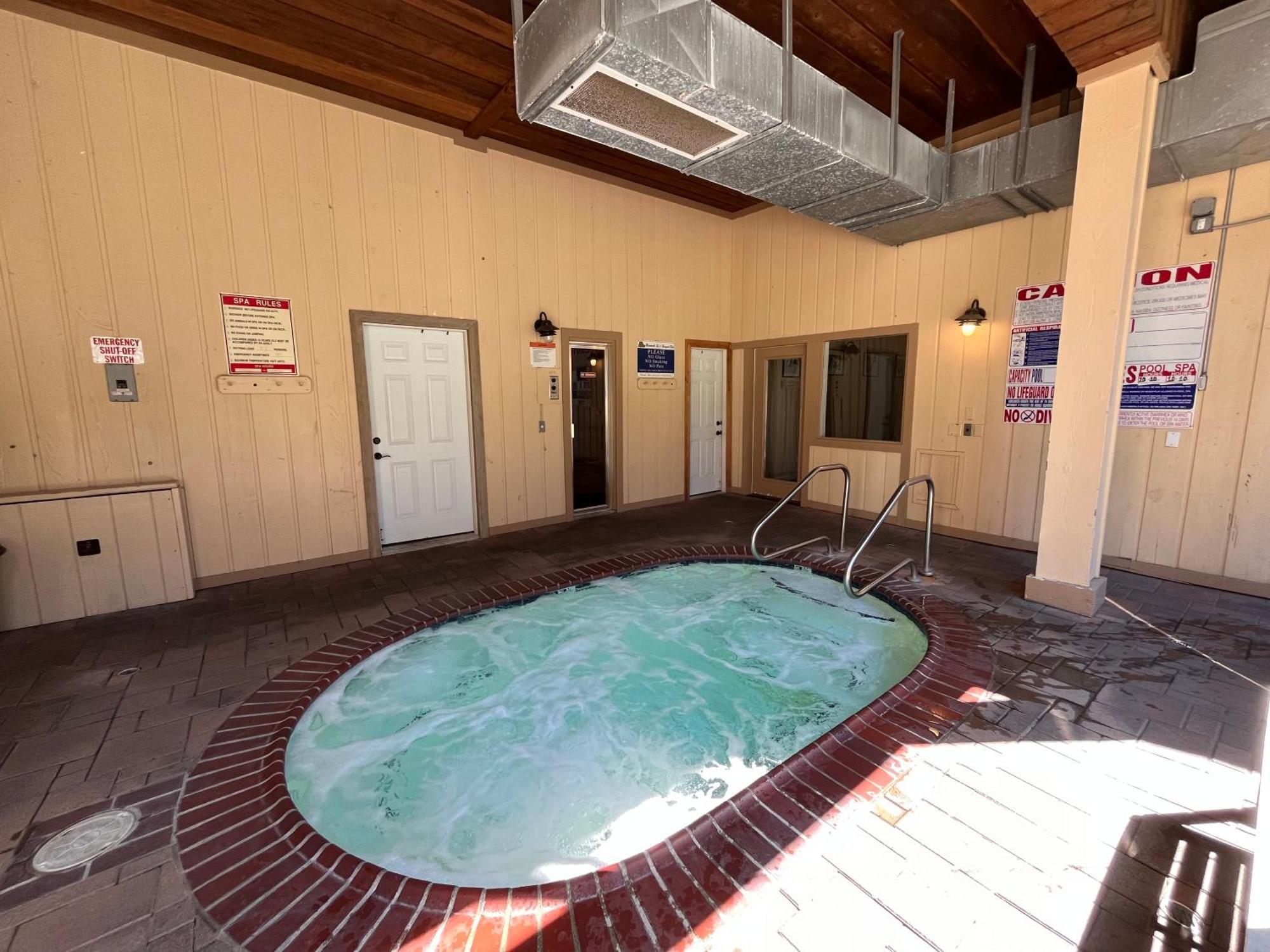 Tastefully Remodeled Condo At Mammoth Ski & Racquet Club, Hot Tub, Garage, 10 Min Walk To Ski Lifts Μαμούθ Λέικς Εξωτερικό φωτογραφία
