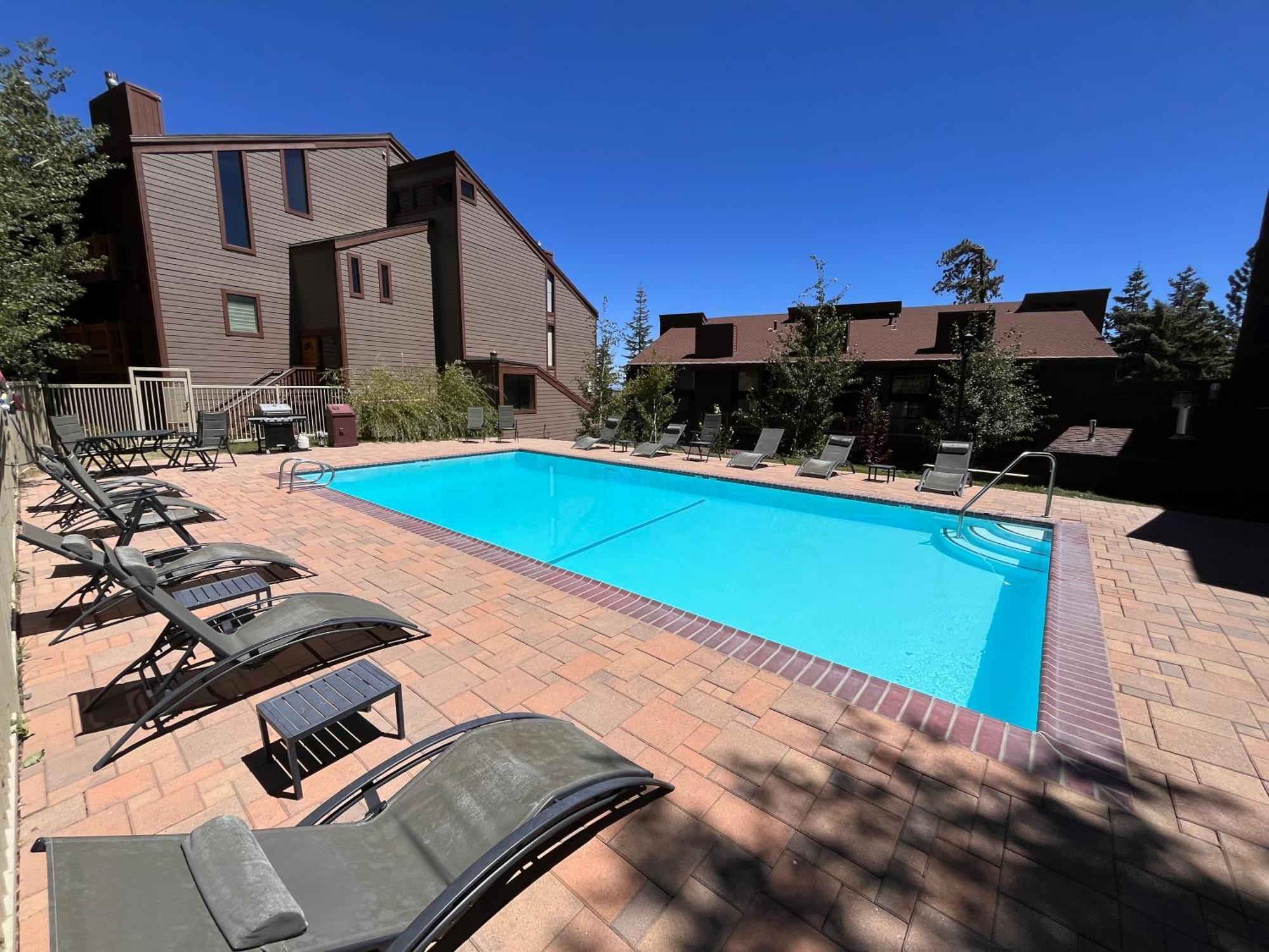 Tastefully Remodeled Condo At Mammoth Ski & Racquet Club, Hot Tub, Garage, 10 Min Walk To Ski Lifts Μαμούθ Λέικς Εξωτερικό φωτογραφία