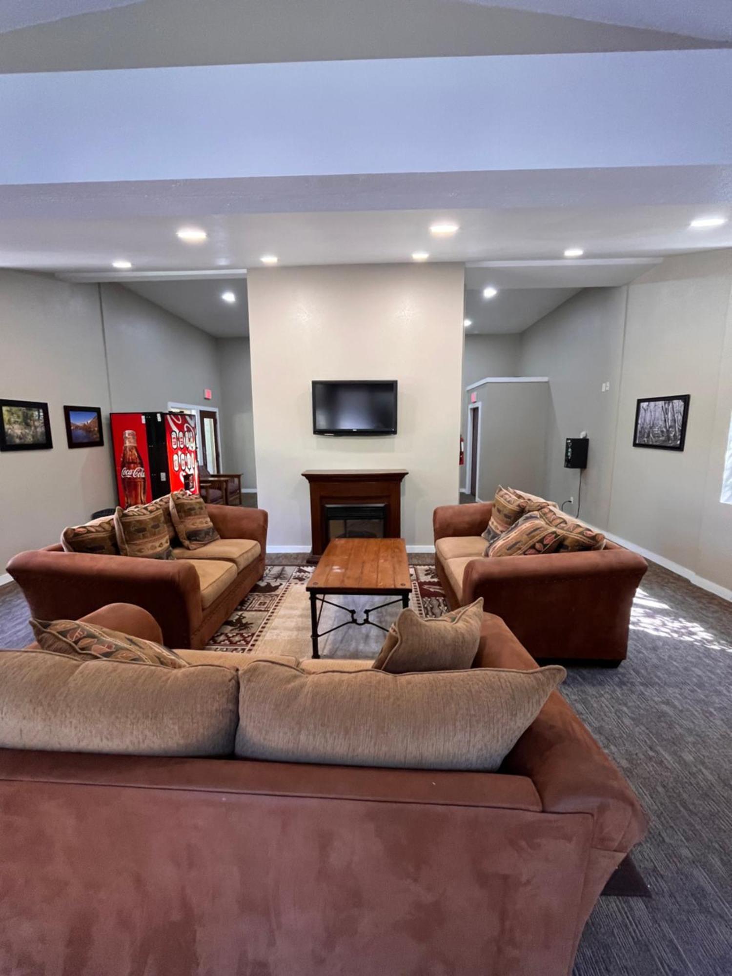 Tastefully Remodeled Condo At Mammoth Ski & Racquet Club, Hot Tub, Garage, 10 Min Walk To Ski Lifts Μαμούθ Λέικς Εξωτερικό φωτογραφία