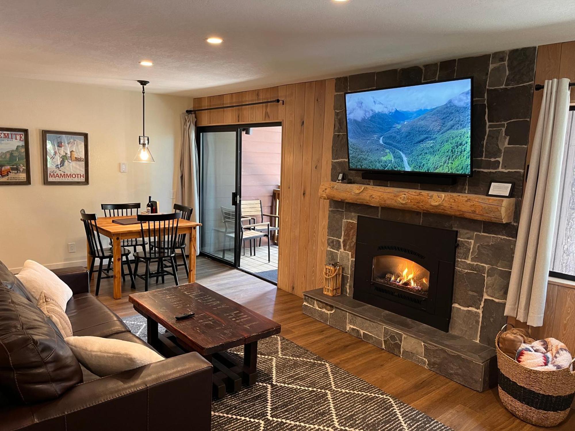 Tastefully Remodeled Condo At Mammoth Ski & Racquet Club, Hot Tub, Garage, 10 Min Walk To Ski Lifts Μαμούθ Λέικς Εξωτερικό φωτογραφία