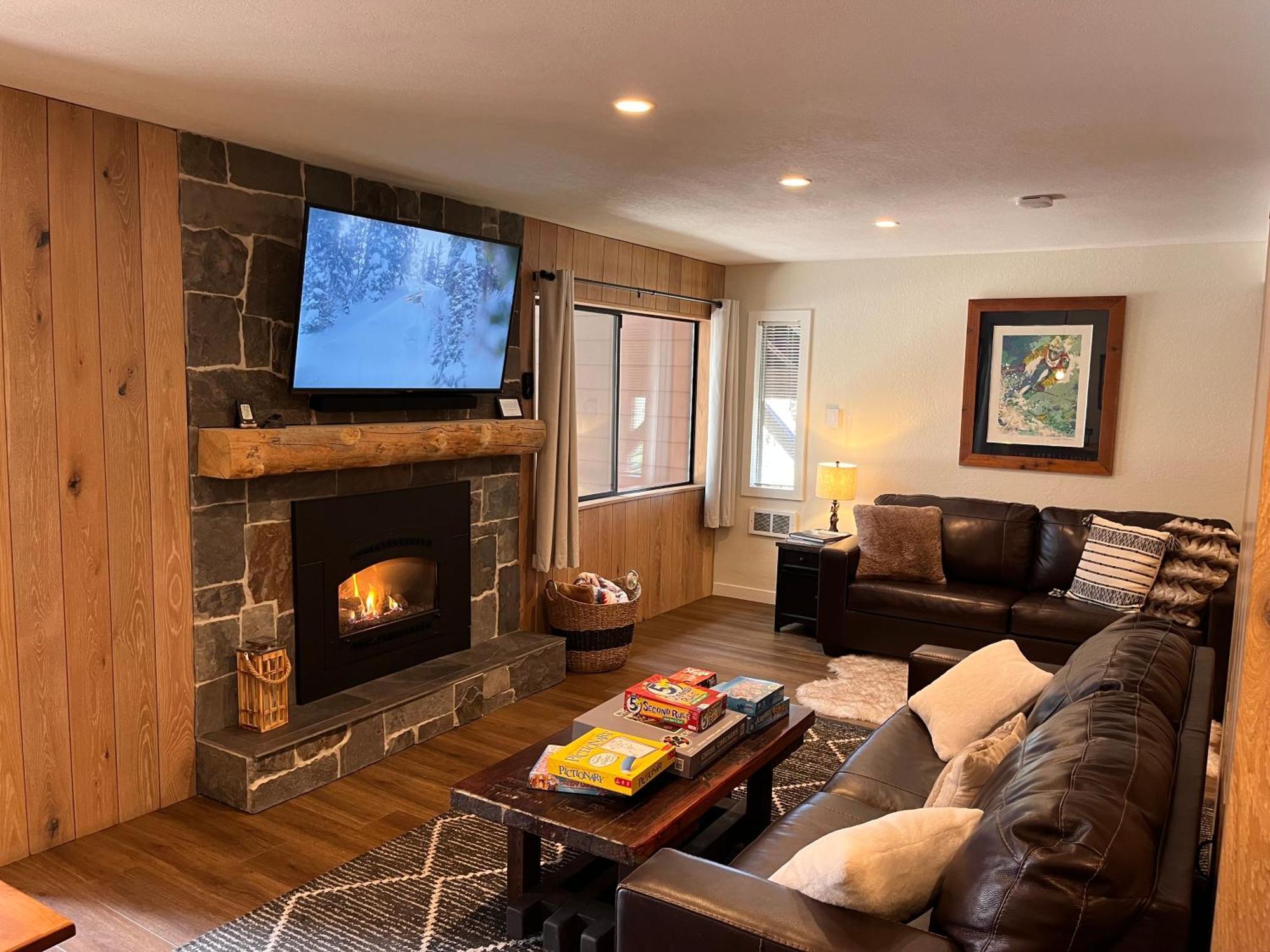 Tastefully Remodeled Condo At Mammoth Ski & Racquet Club, Hot Tub, Garage, 10 Min Walk To Ski Lifts Μαμούθ Λέικς Εξωτερικό φωτογραφία
