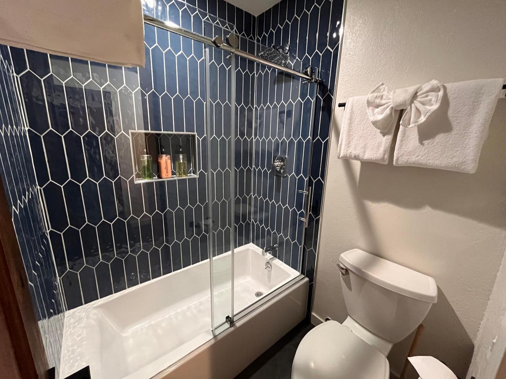 Tastefully Remodeled Condo At Mammoth Ski & Racquet Club, Hot Tub, Garage, 10 Min Walk To Ski Lifts Μαμούθ Λέικς Εξωτερικό φωτογραφία