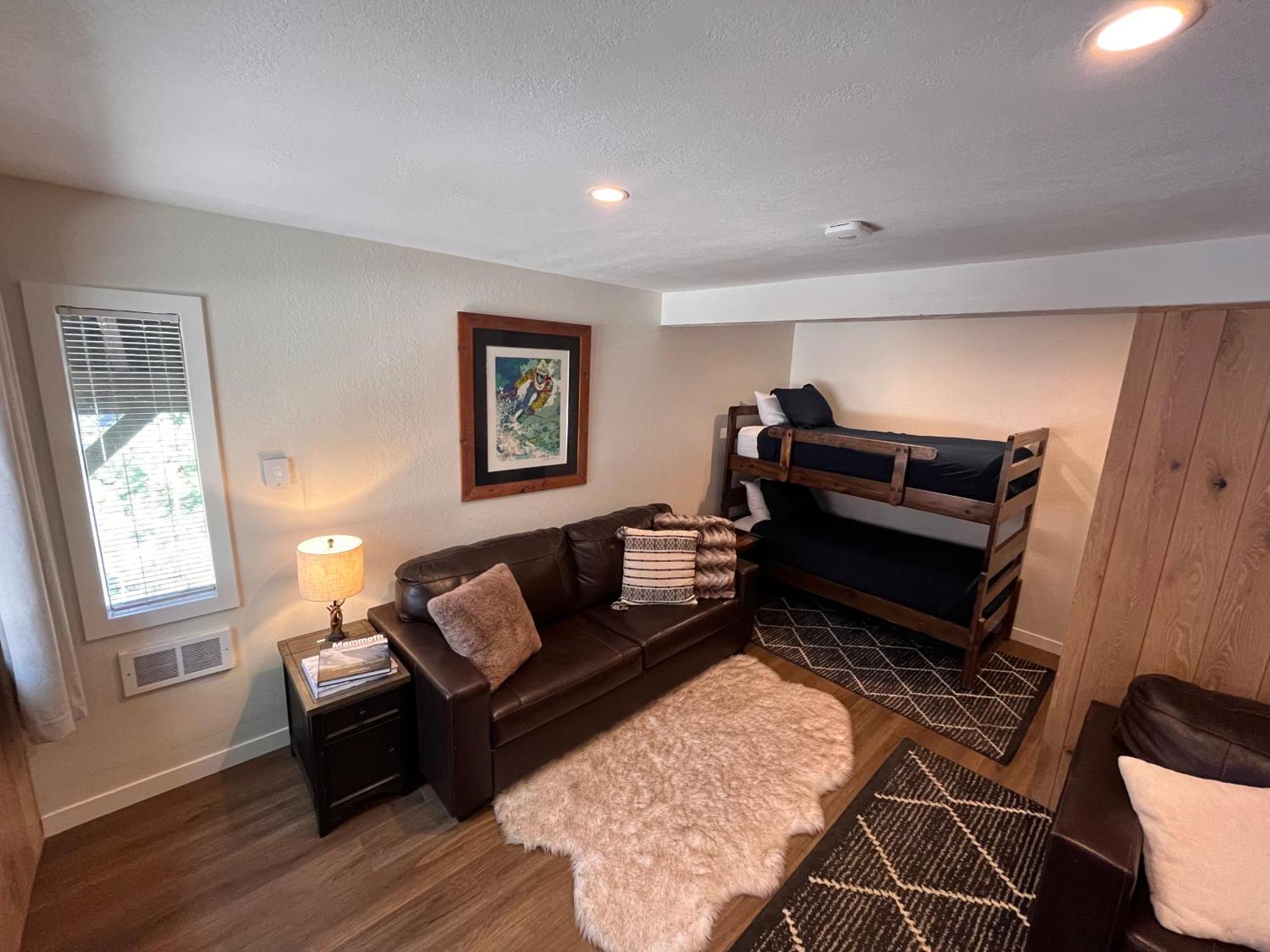 Tastefully Remodeled Condo At Mammoth Ski & Racquet Club, Hot Tub, Garage, 10 Min Walk To Ski Lifts Μαμούθ Λέικς Εξωτερικό φωτογραφία