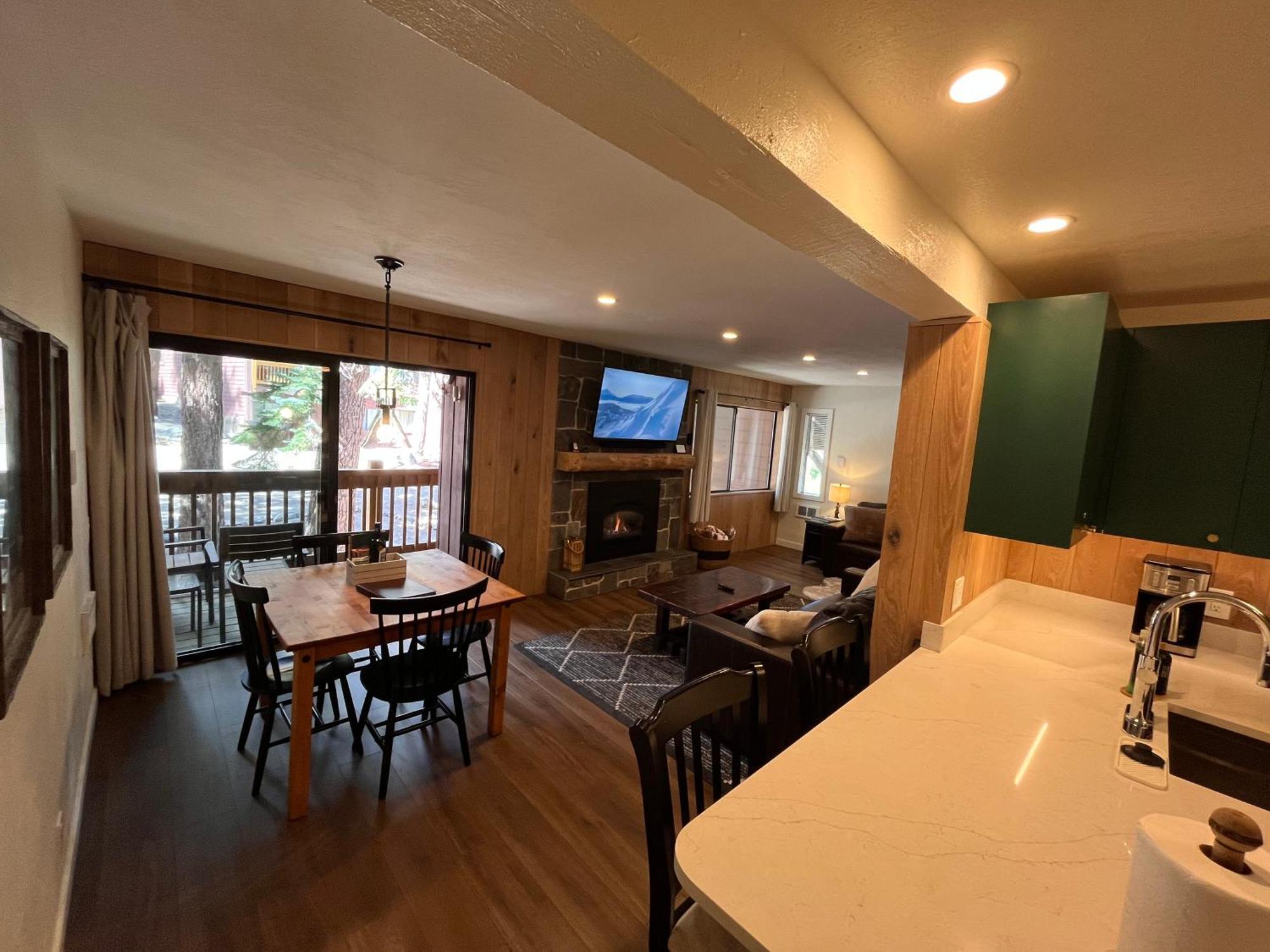 Tastefully Remodeled Condo At Mammoth Ski & Racquet Club, Hot Tub, Garage, 10 Min Walk To Ski Lifts Μαμούθ Λέικς Εξωτερικό φωτογραφία