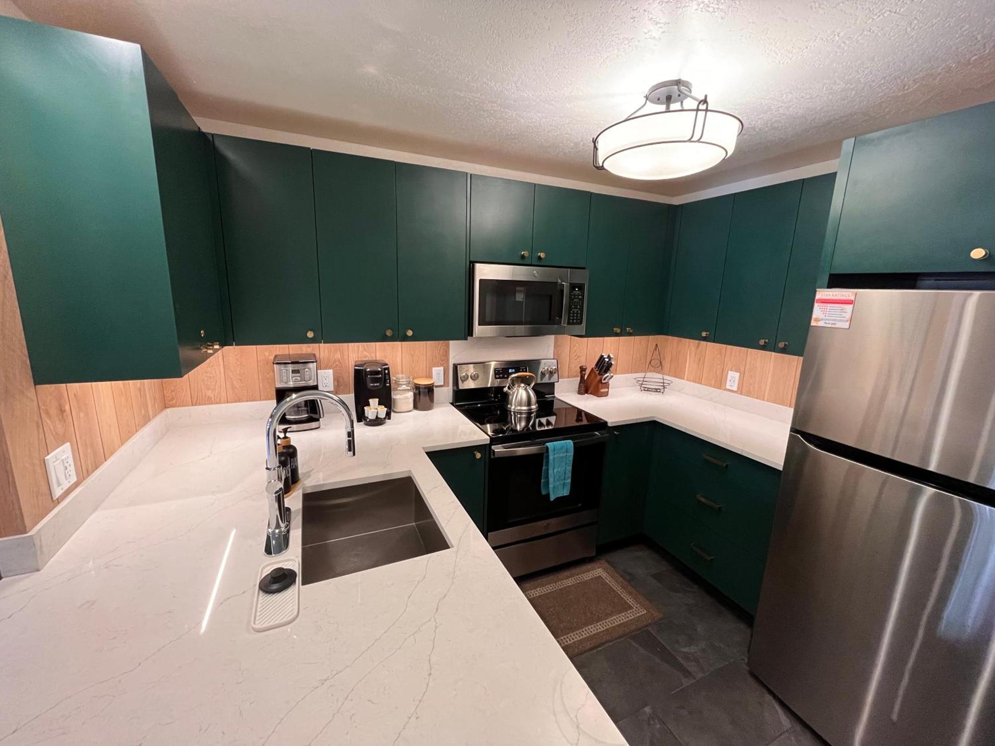 Tastefully Remodeled Condo At Mammoth Ski & Racquet Club, Hot Tub, Garage, 10 Min Walk To Ski Lifts Μαμούθ Λέικς Εξωτερικό φωτογραφία
