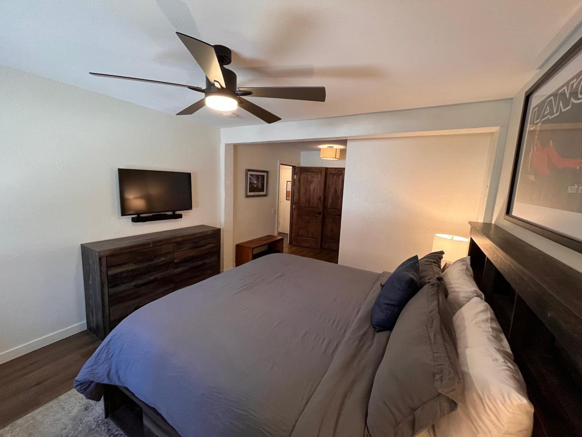 Tastefully Remodeled Condo At Mammoth Ski & Racquet Club, Hot Tub, Garage, 10 Min Walk To Ski Lifts Μαμούθ Λέικς Εξωτερικό φωτογραφία