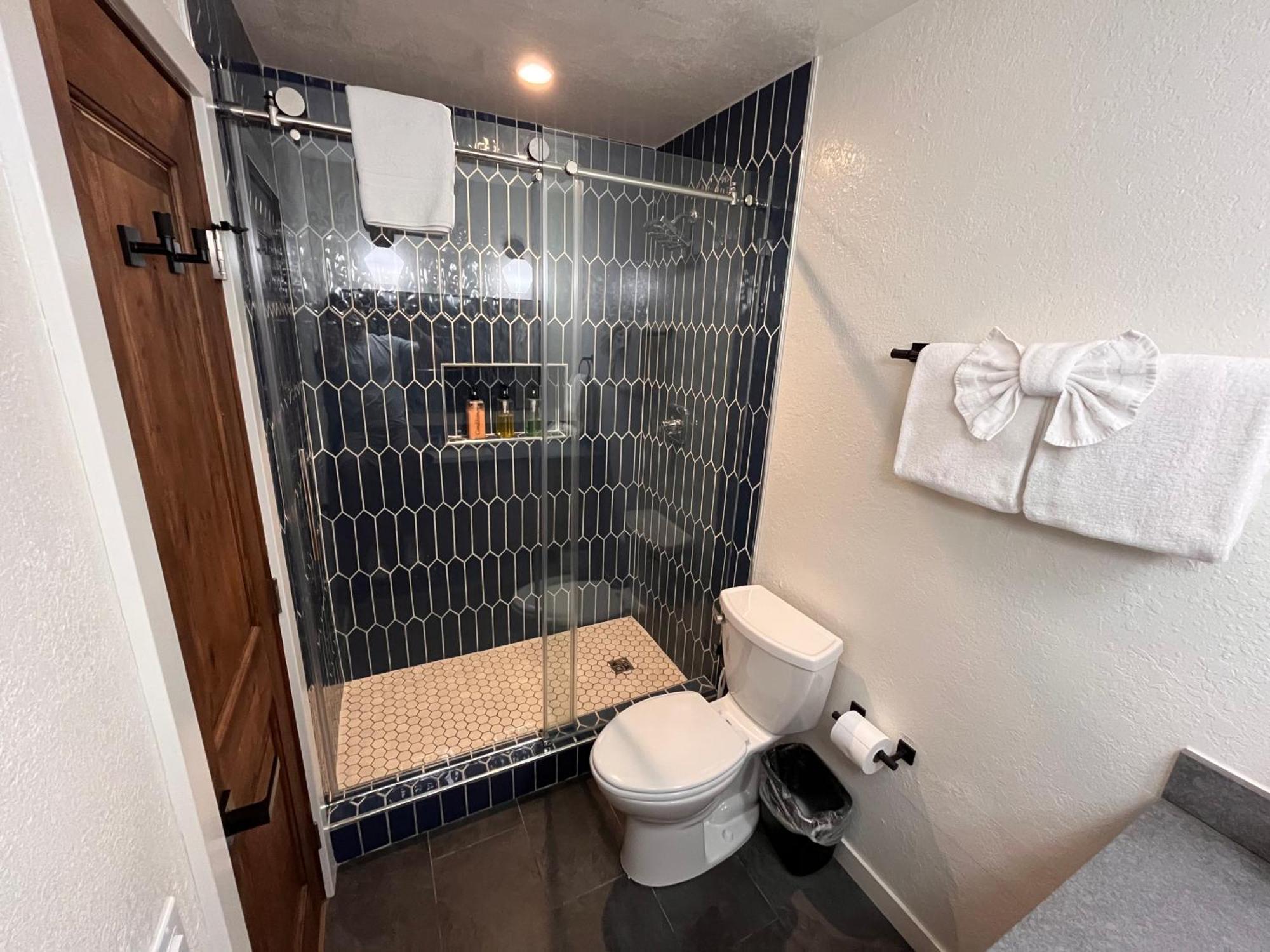 Tastefully Remodeled Condo At Mammoth Ski & Racquet Club, Hot Tub, Garage, 10 Min Walk To Ski Lifts Μαμούθ Λέικς Εξωτερικό φωτογραφία