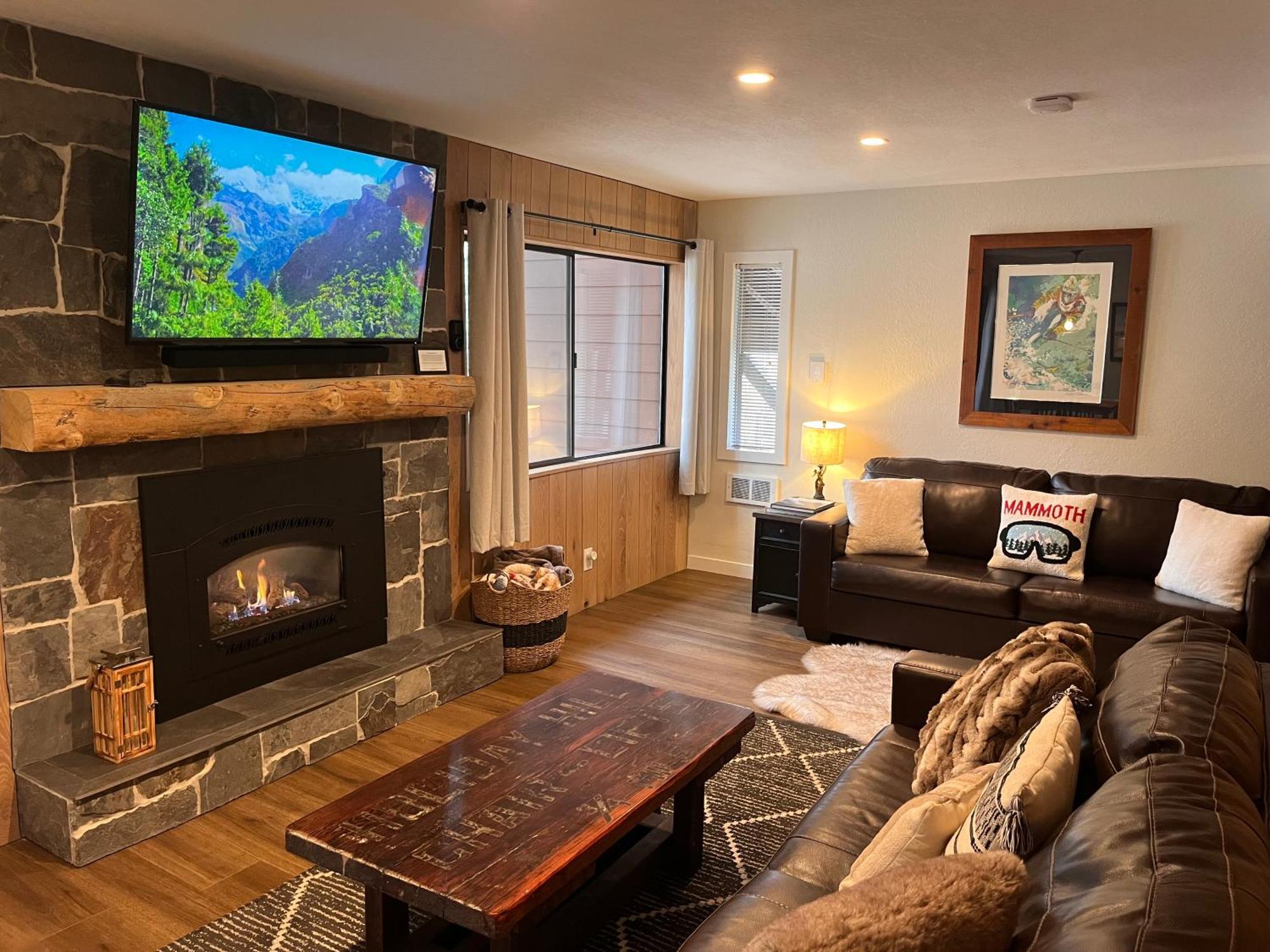 Tastefully Remodeled Condo At Mammoth Ski & Racquet Club, Hot Tub, Garage, 10 Min Walk To Ski Lifts Μαμούθ Λέικς Εξωτερικό φωτογραφία